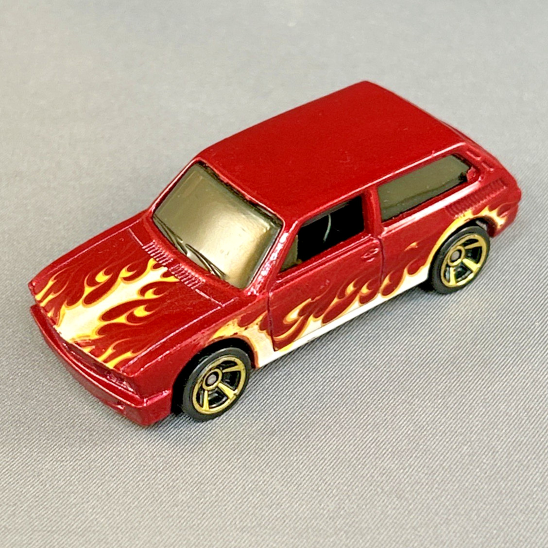 2012 Hot Wheels Heat Fleet – Volkswagen Brasilia – Red w/ Flames