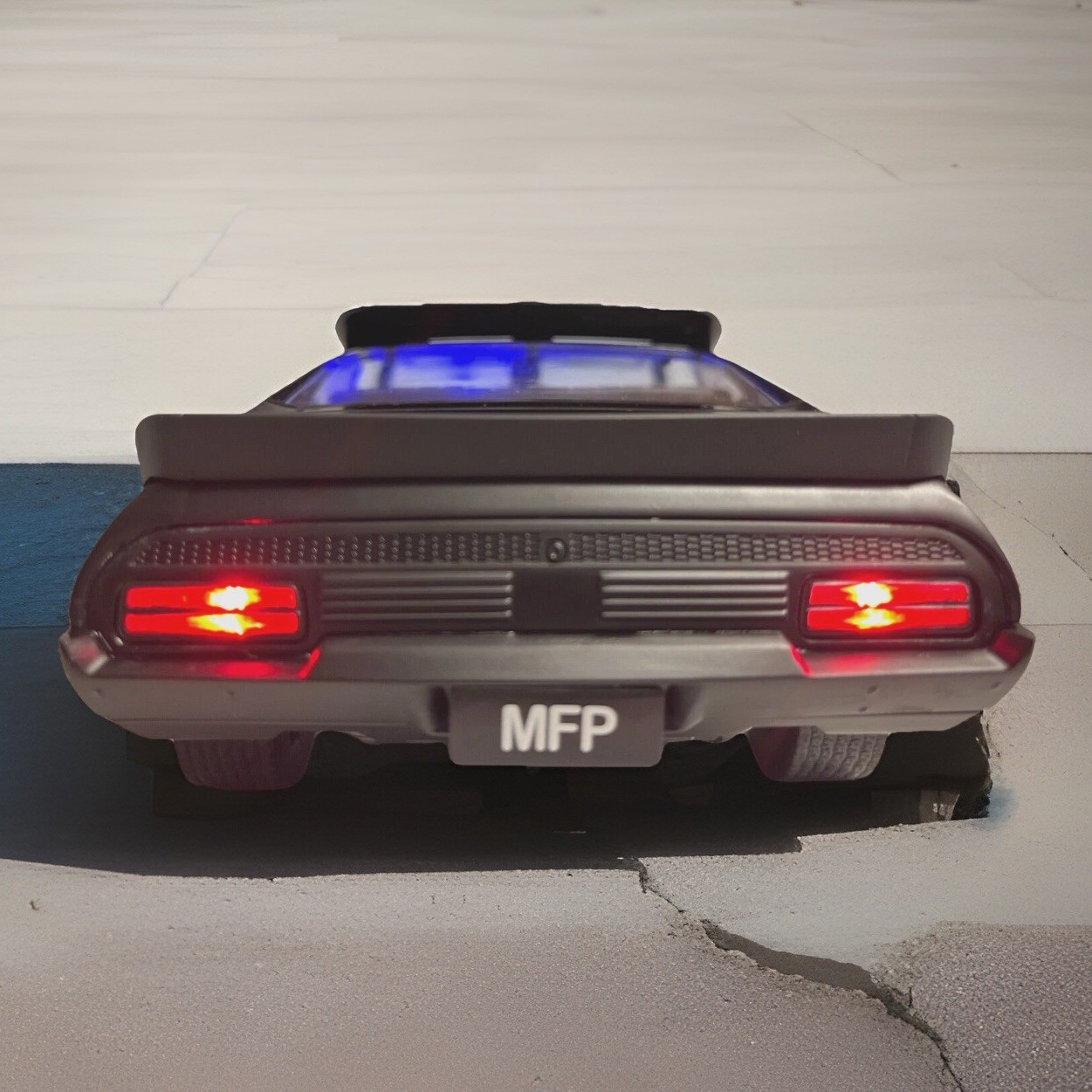 1973 Ford Falcon XB “Last Of The V8 Interceptors” Movie 1979 WORKING LIGHT 1/18