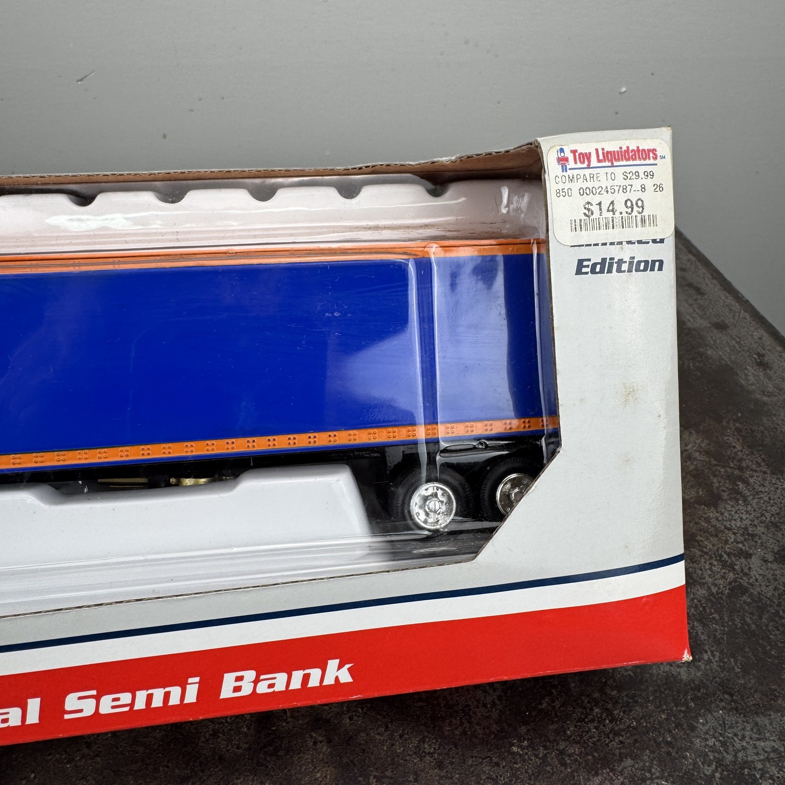 LIBERTY / SpecCast GOLD MEDAL 1/64 Diecast Peterbilt 379 Truck & Trailer #32523