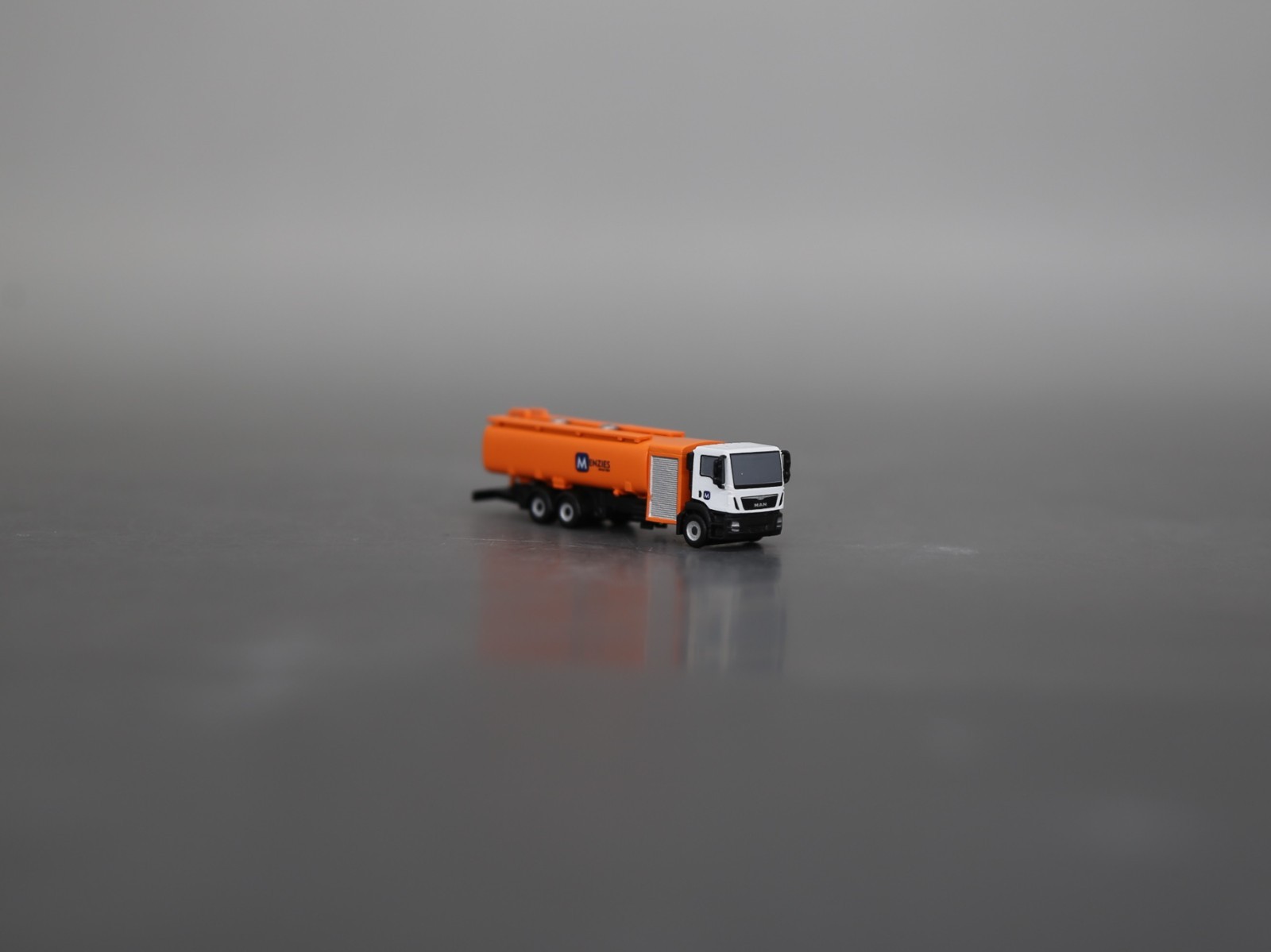 Scale 1:200 MAN single-axle Airport Gas Refueler truck 3D printed model