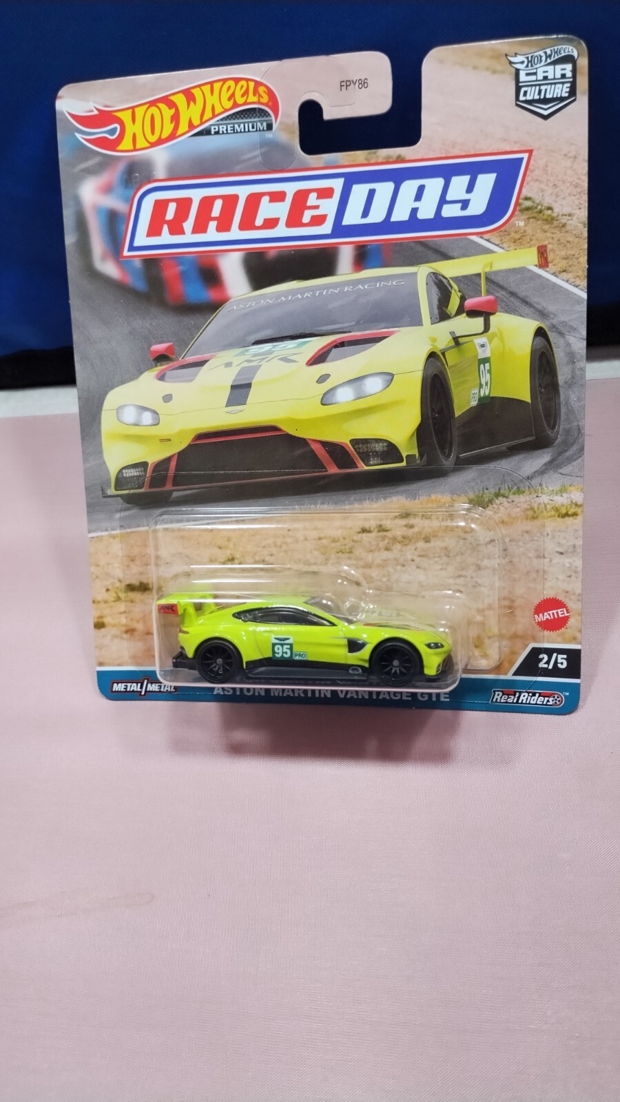 Hot Wheels Premium Car Culture Race Day Aston Martin Vantage GTE Real Riders New