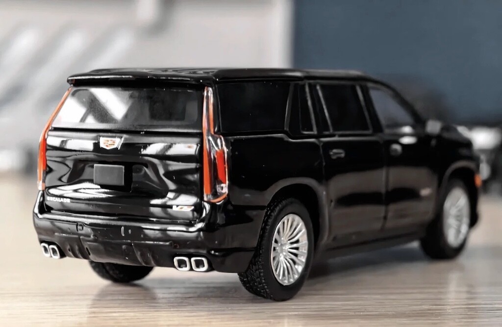 MSD 1/64 CADILLAC ESCALADE ESV Die Cast Truck -WHITE-
