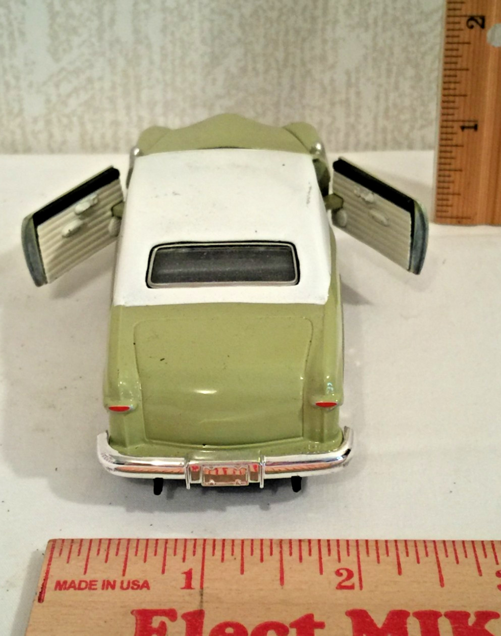 FORD Custom Street Rod 1:38 (F82)