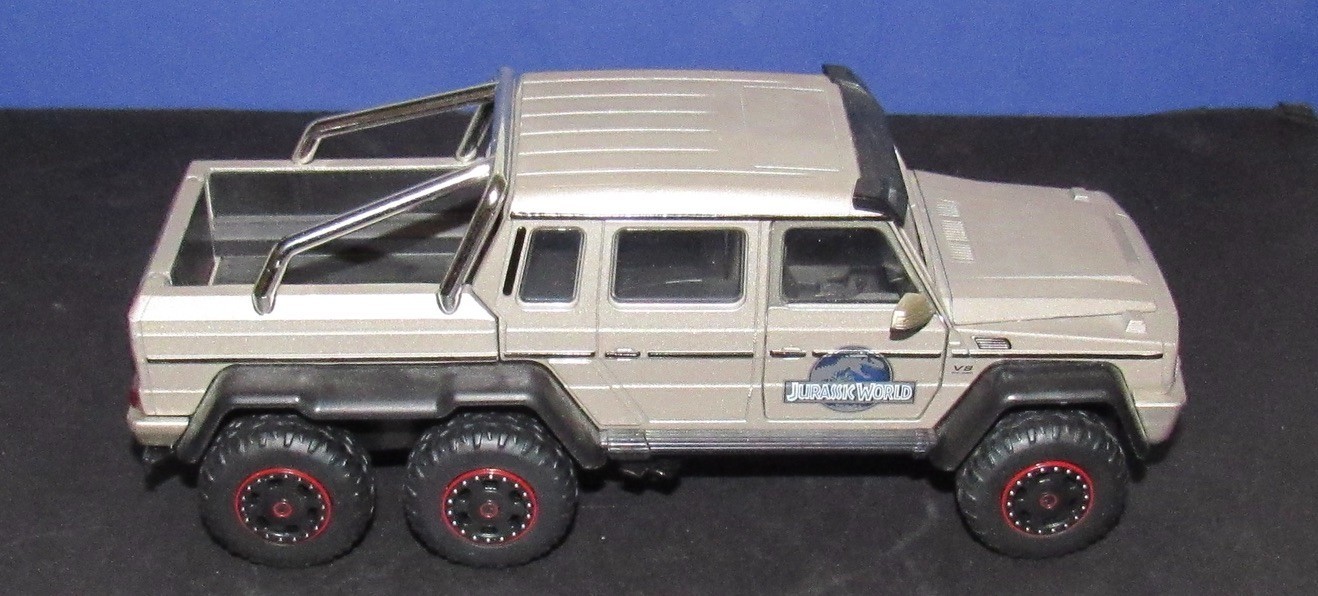 Mercedes-Benz G63 AMG 6×6 in 1/24 Scale Diecast by Jada
