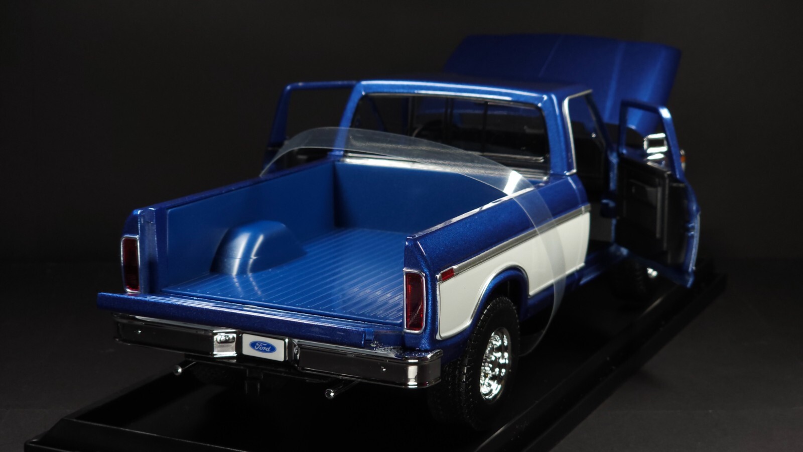 1979 Ford F150 Pick-up Blue Maisto 1:18 New Exclusive Style Special Edition