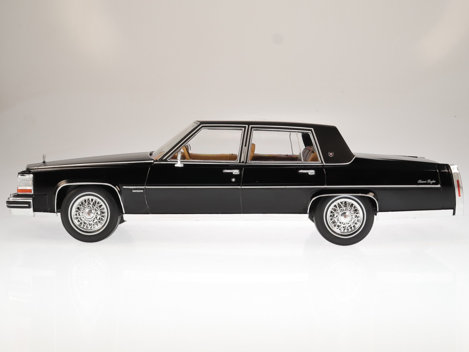 Cadillac Fleetwood Brougham 1982 Black diecast model car 18250 MCG 1:18