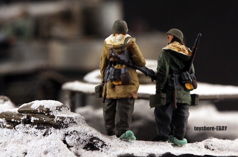 1/72 TANK 1:72 WW2 german winter 2pcs trooper Soldier toy battlefield in stock