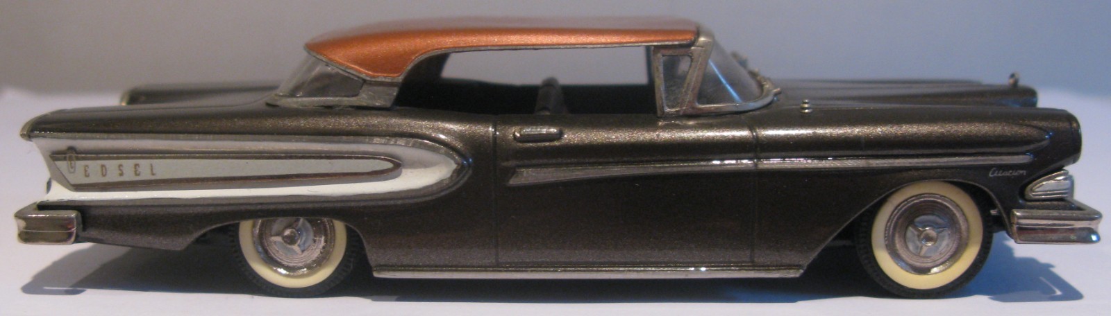 Mini Marque 1:43 US 5B 1958 Met Graphite & Copper Edsel Citation 2 Door Hardtop