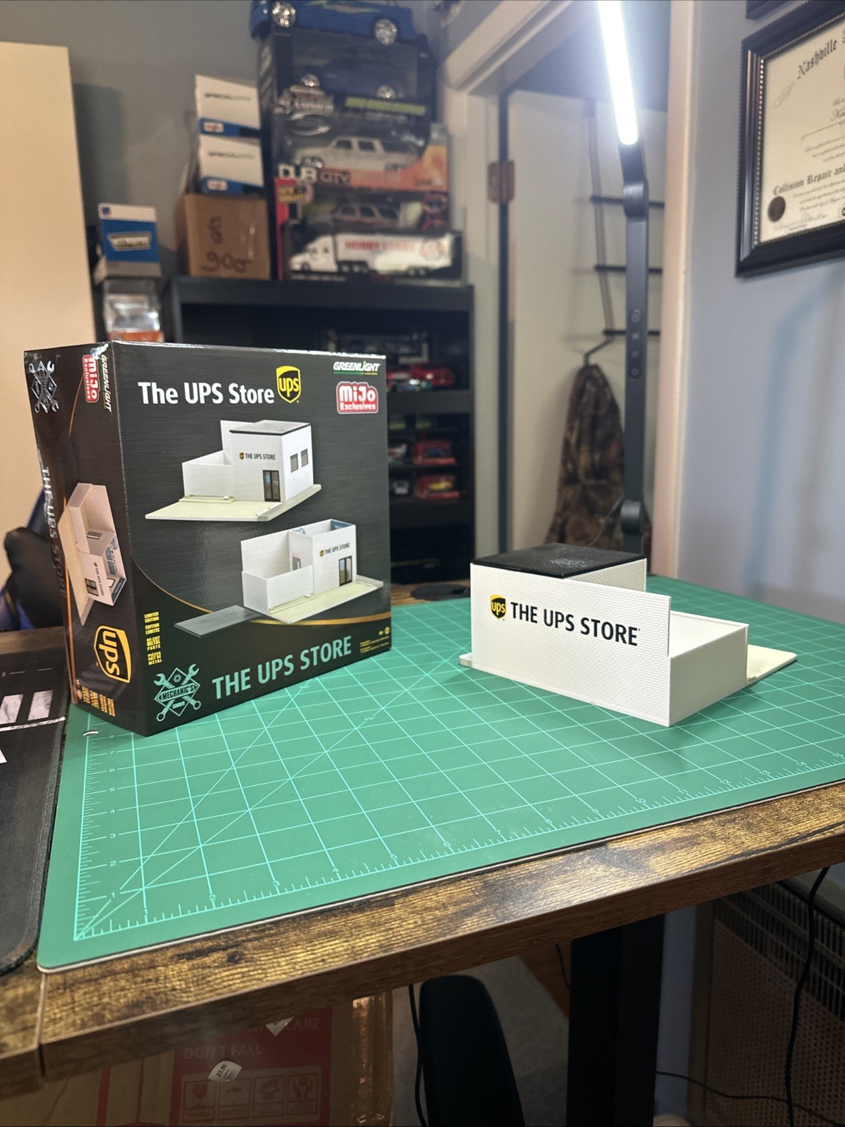 Greenlight 1:64 Diorama The UPS Store – Mijo Exclusives #51491