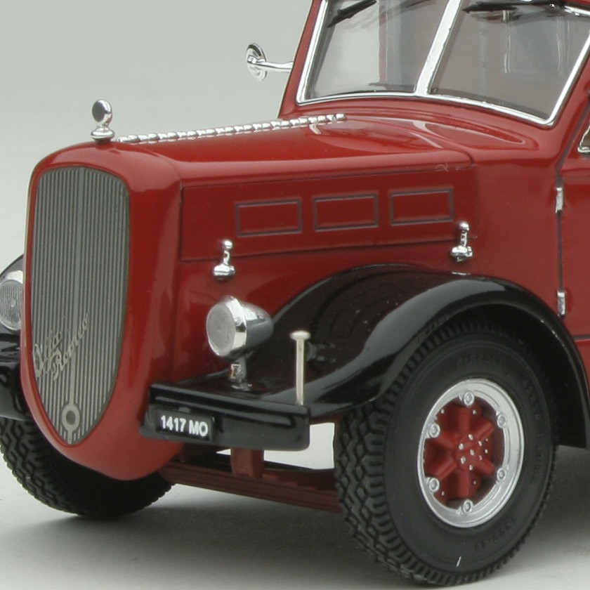 Exoto 43 | 1951 Team Alfa Corse | Alfa Romeo 500 Race Car Transporter