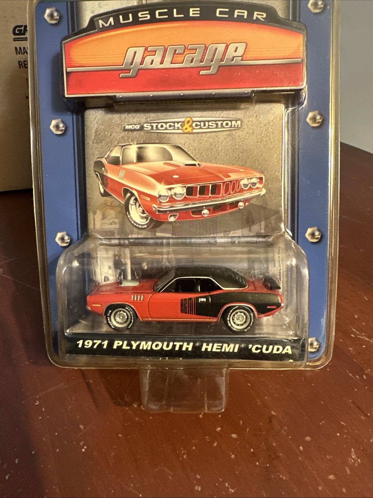 2007 Greenlight 1971 Plymouth Hemi Cuda In Red Package Shows Signs Of Age ￼