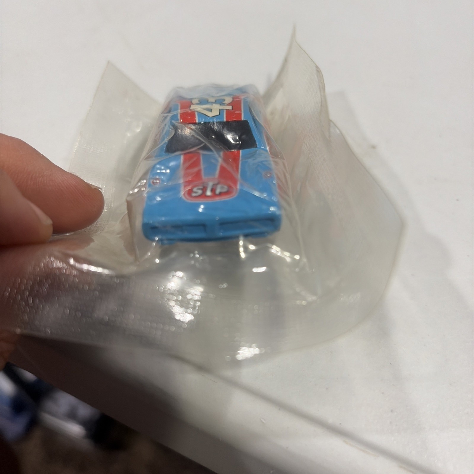 Hot Wheels – 74 Dodge Charger #43 STP -Salute To Richard Petty -Sealed Vintage