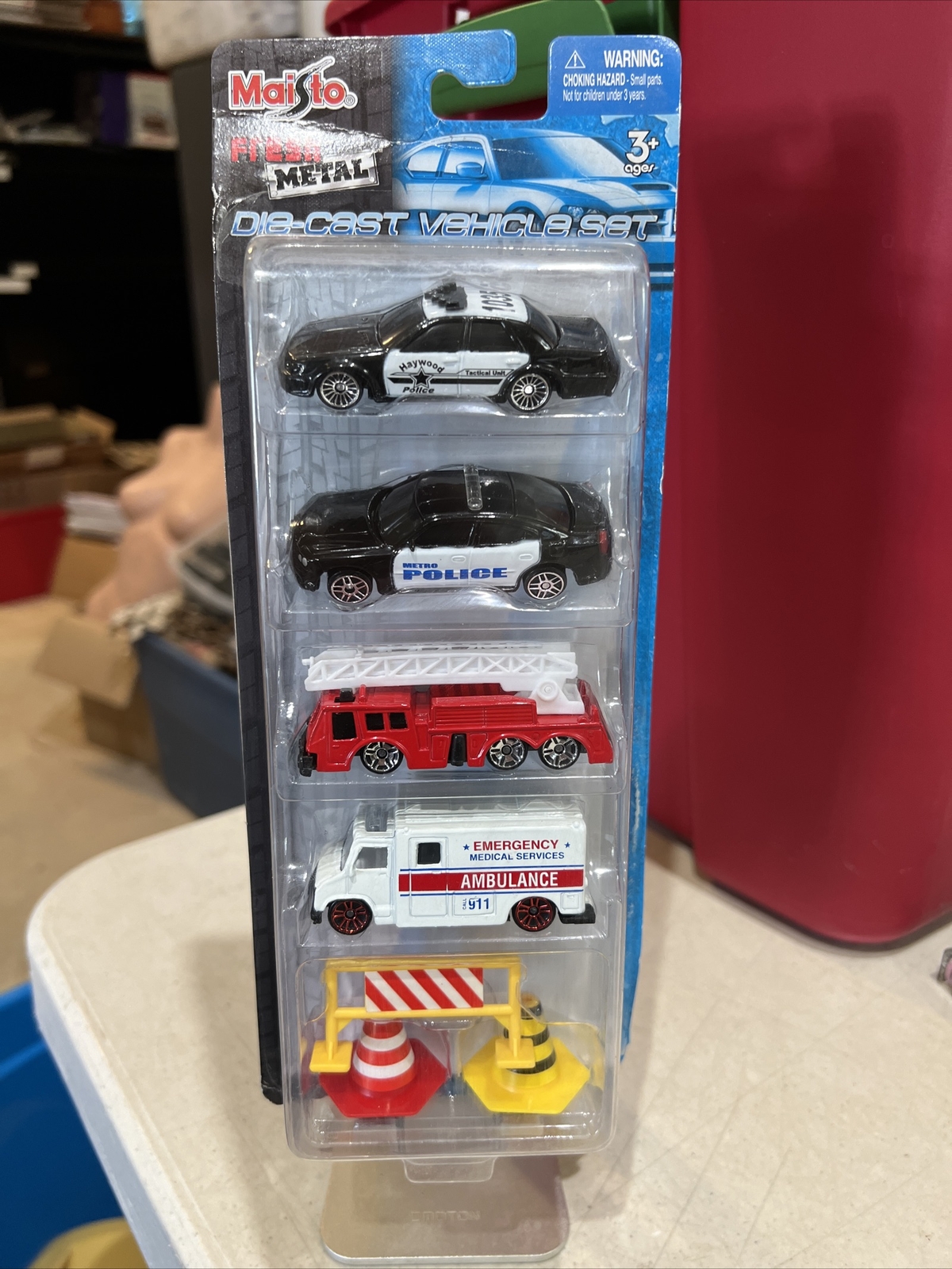 Maisto 2007 Fresh Metal Diecast Vehicle Set – 4 Cars + caution cones