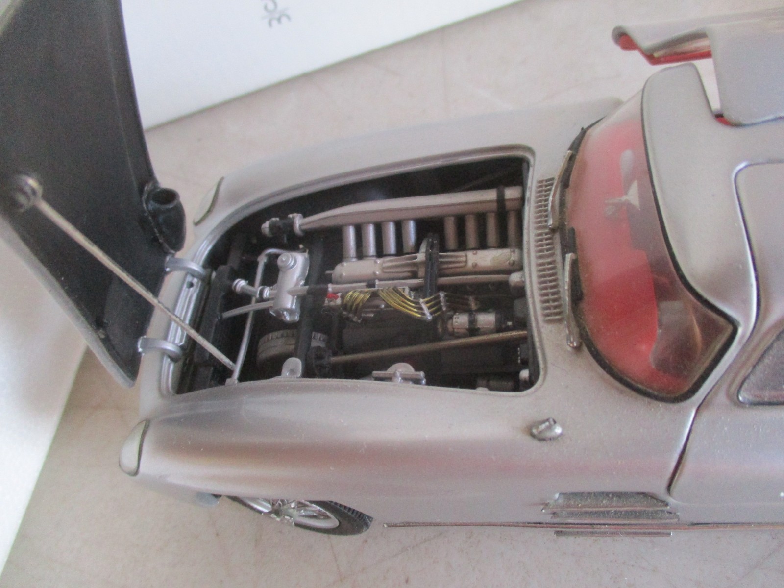 PAUL’S MODEL ART 1:24 1955 MERCEDES BENZ 300 SLR UHLEALHAUT COUPE more listed