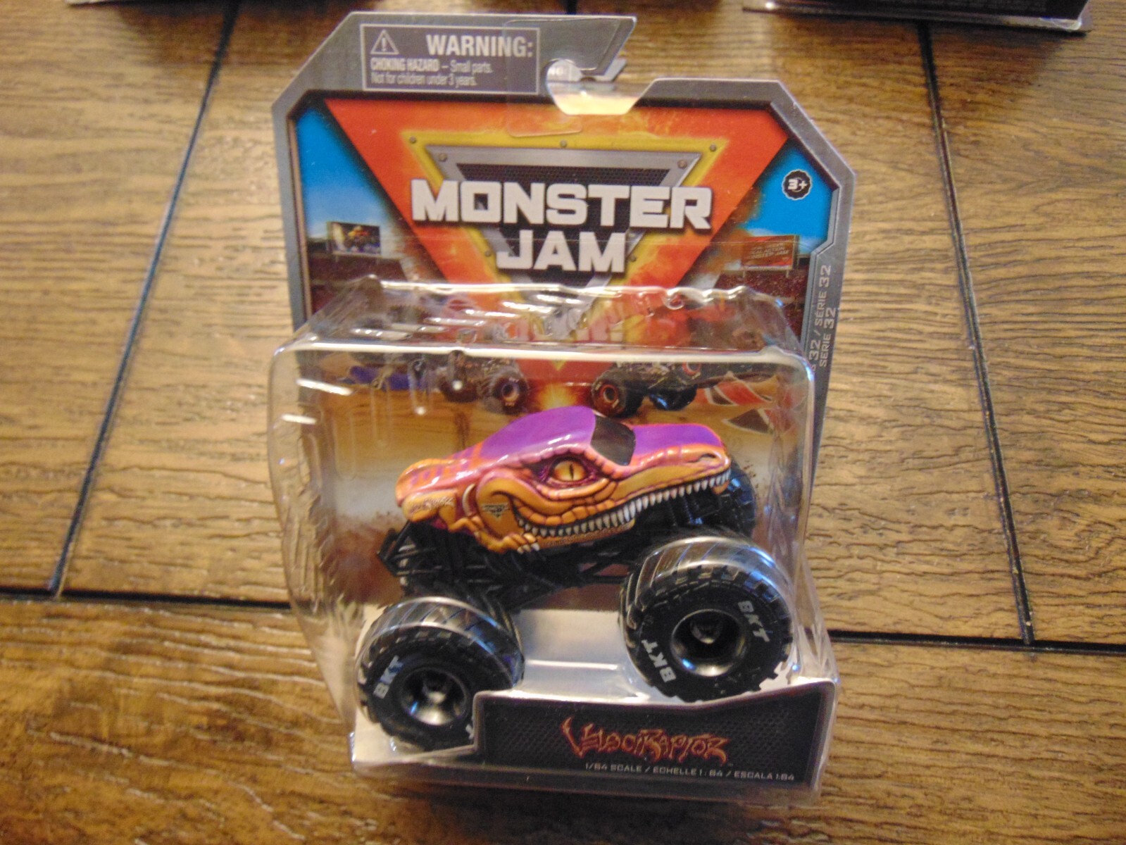 2023 SERIES 32 VELOCIRAPTOR SPIN MASTER Monster Jam TRUCK