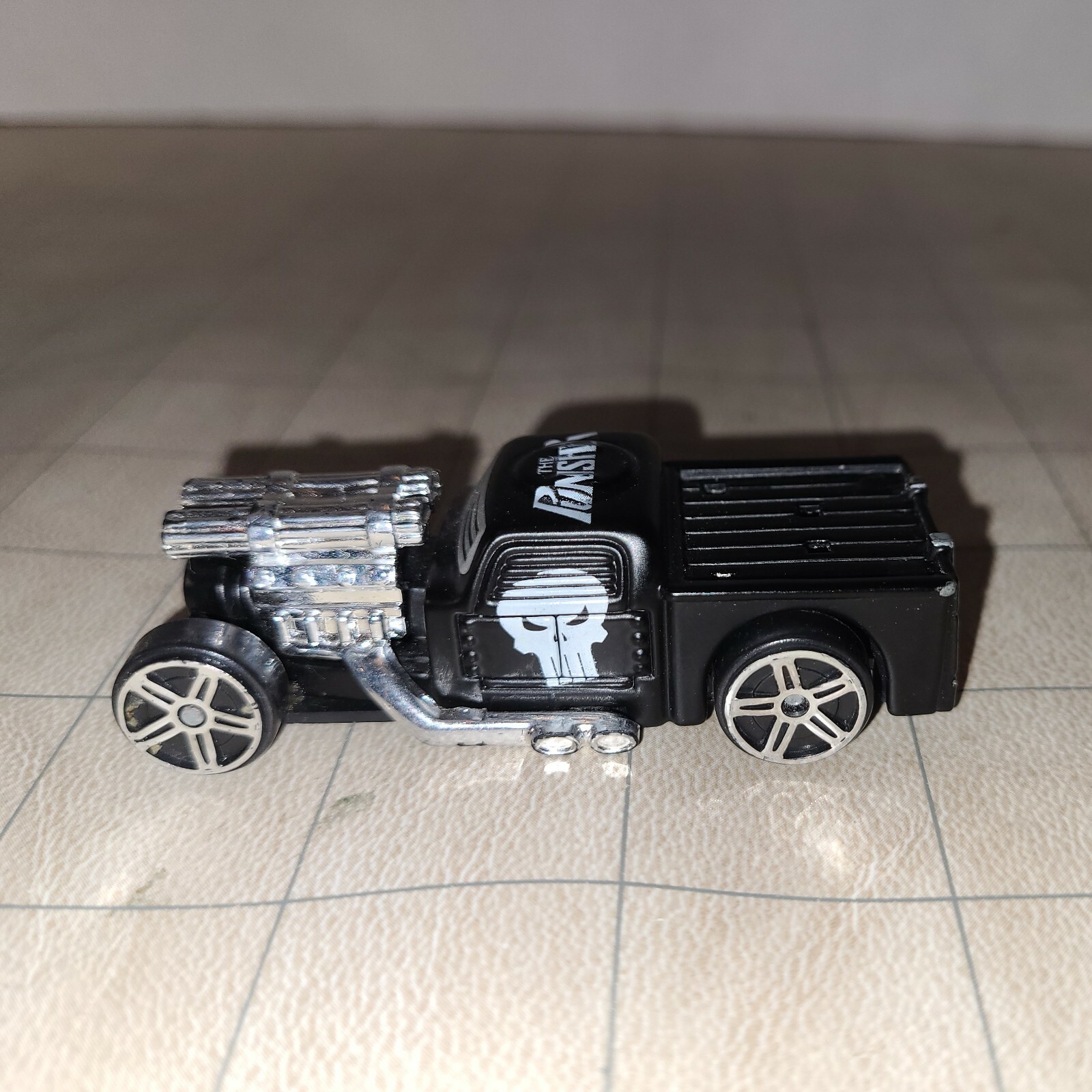 PUNISHER Leadslinger MARVEL outside chrome motor 1/64 chrome wheels