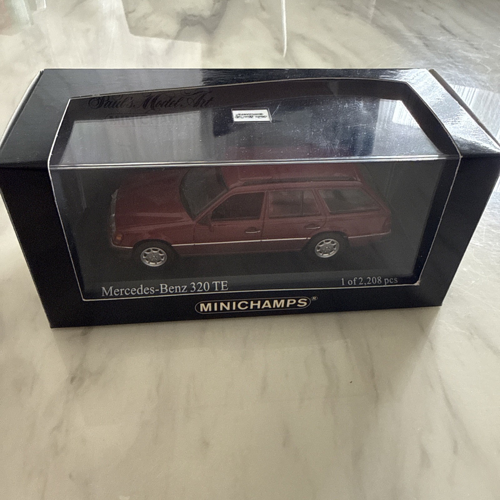Mercedes-Benz E-Class (W124) 320 TE SW 1990 Red 1:43 Minichamps 430037010 (2)
