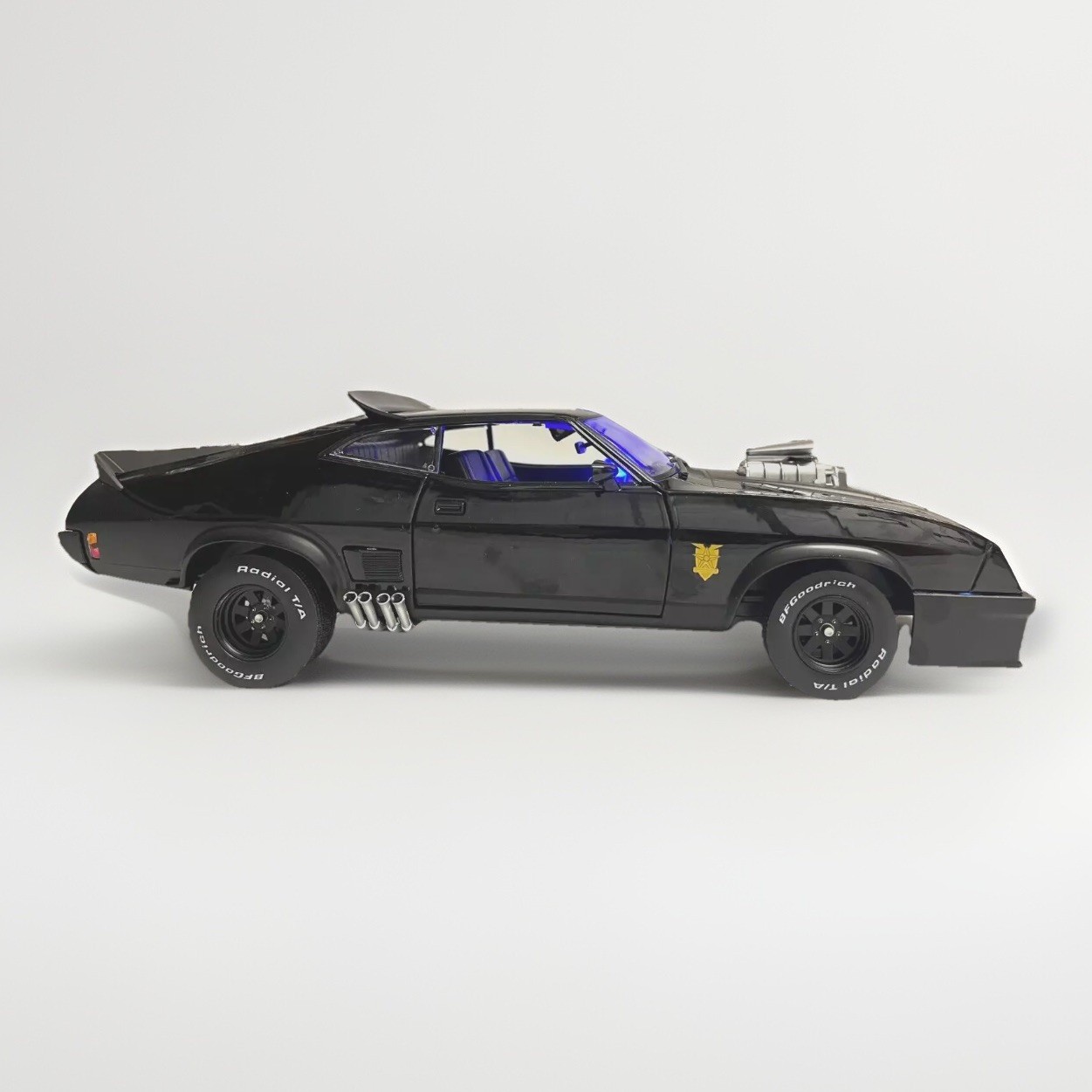 1973 Ford Falcon XB “Last Of The V8 Interceptors” Movie 1979 WORKING LIGHT 1/18