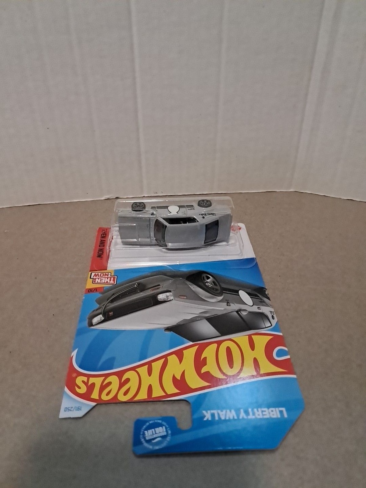 Hot Wheels Then Now Nissan Skyline 2000GT-R LBWK 1/10 Gray Diecast Car