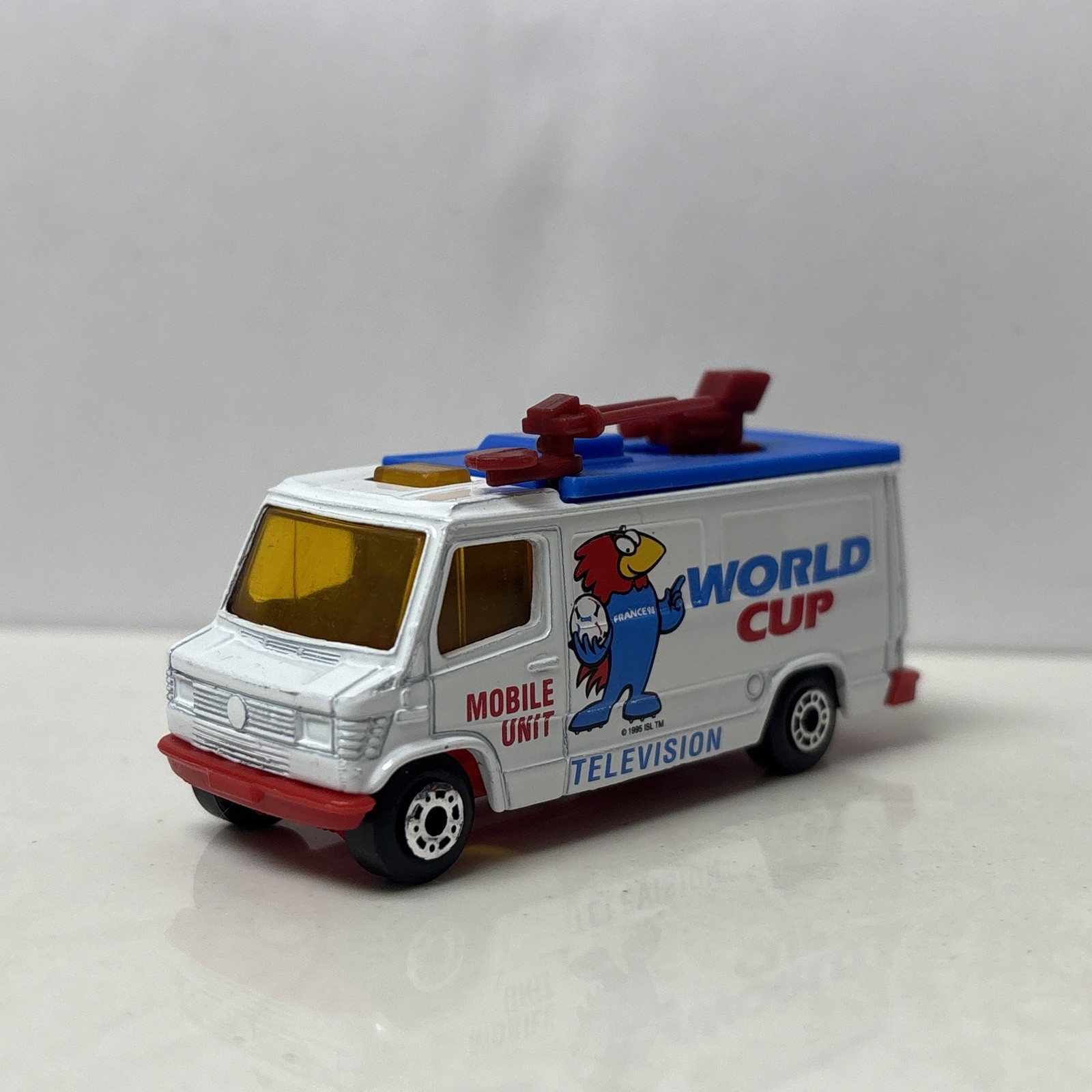 1977-1995 Mercedes TN News Van Collectible 1/64 Scale Diecast Diorama Model