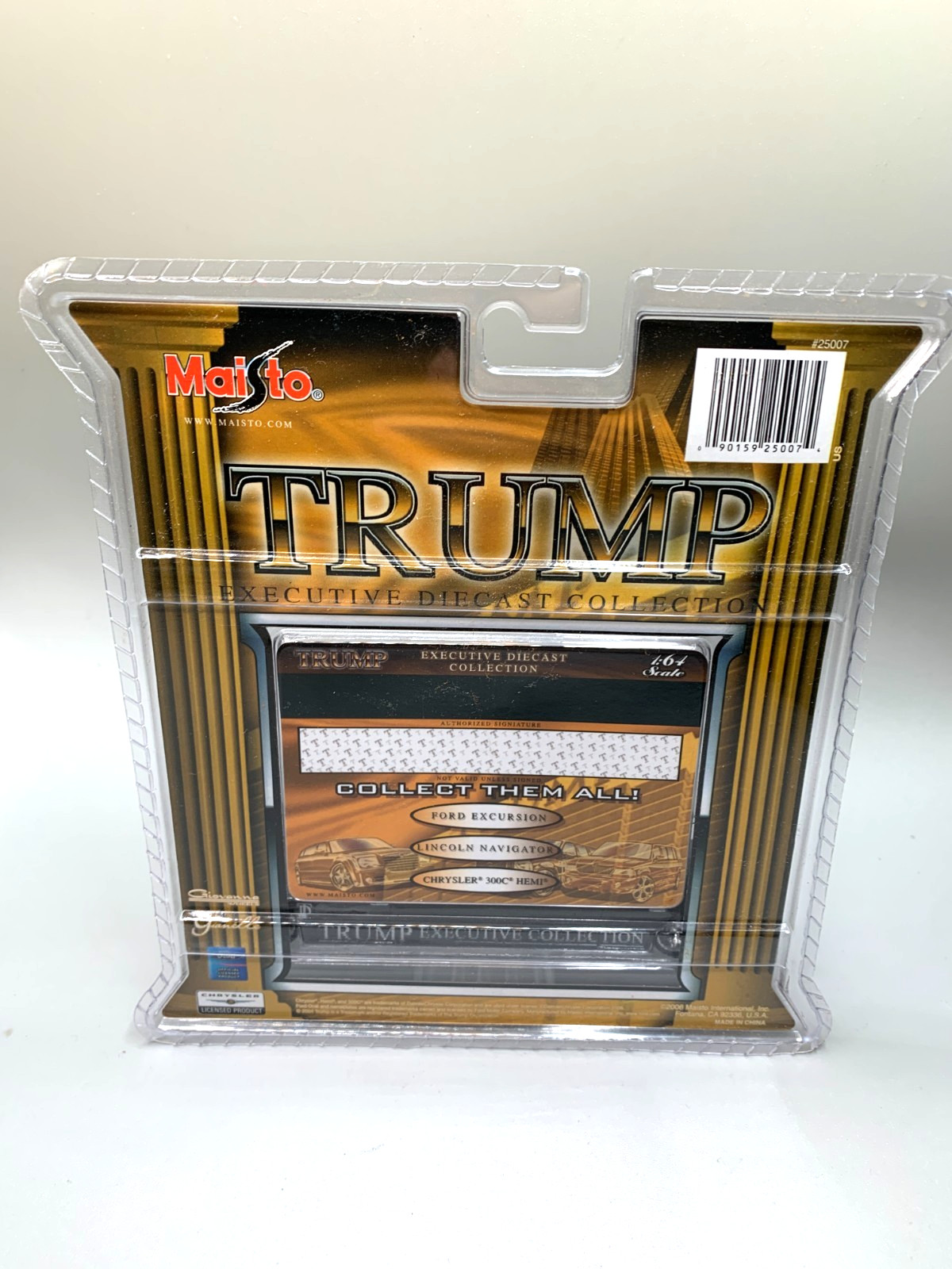 Trump Executive Diecast Collection Chrysler 300C Hemi Limo By Maisto 1/64 Scale