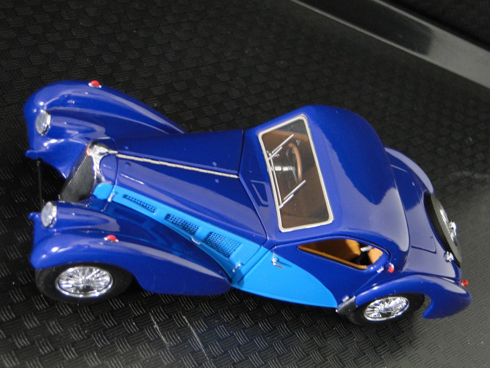 Bugatti Custom Built Concept Model 1 Hot Rod 12 Race Car 24 18
