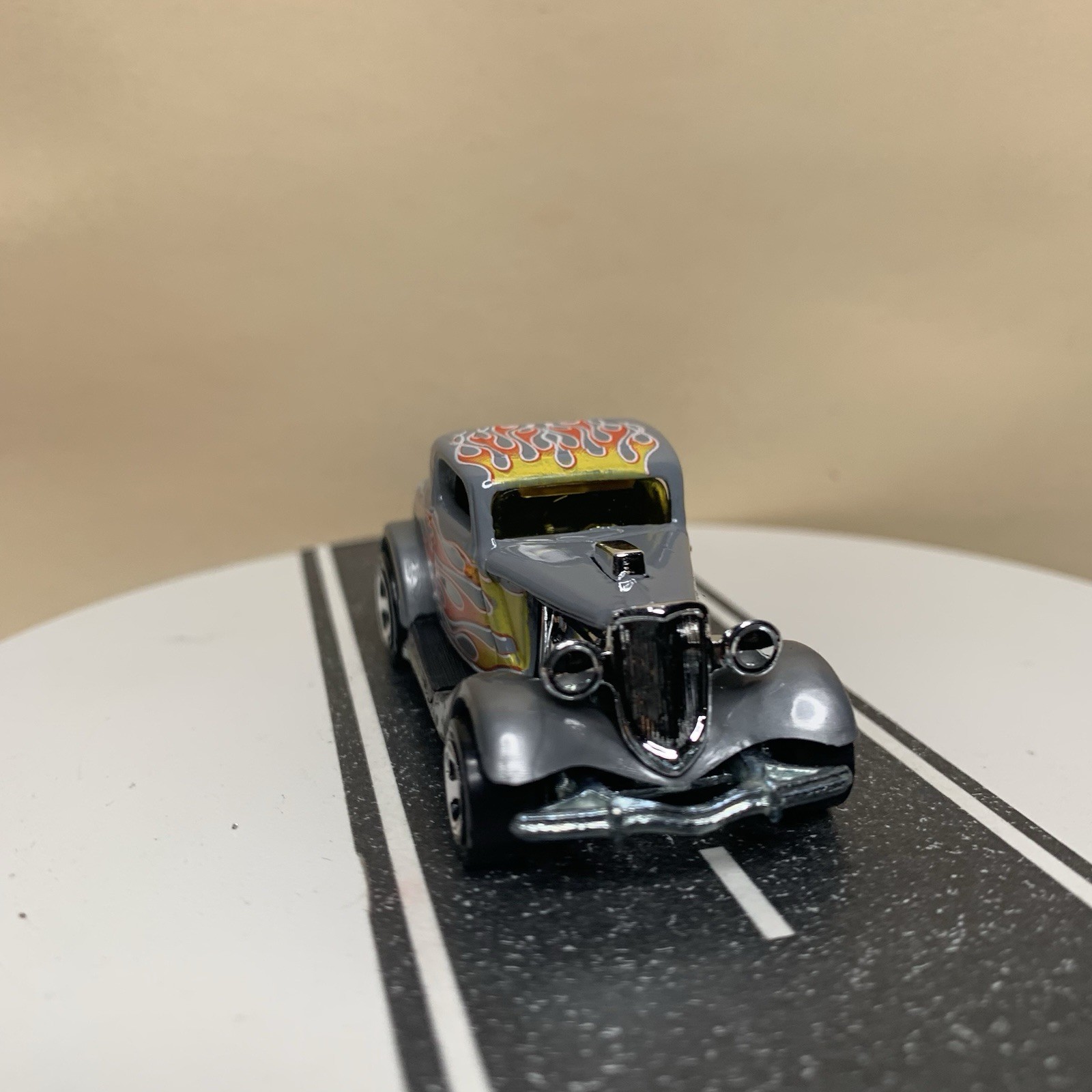 Hot Wheels #190 1934 Ford 3-Window Coupe Gray w/Flames & Chrome 5 Spoke 1:64 NM