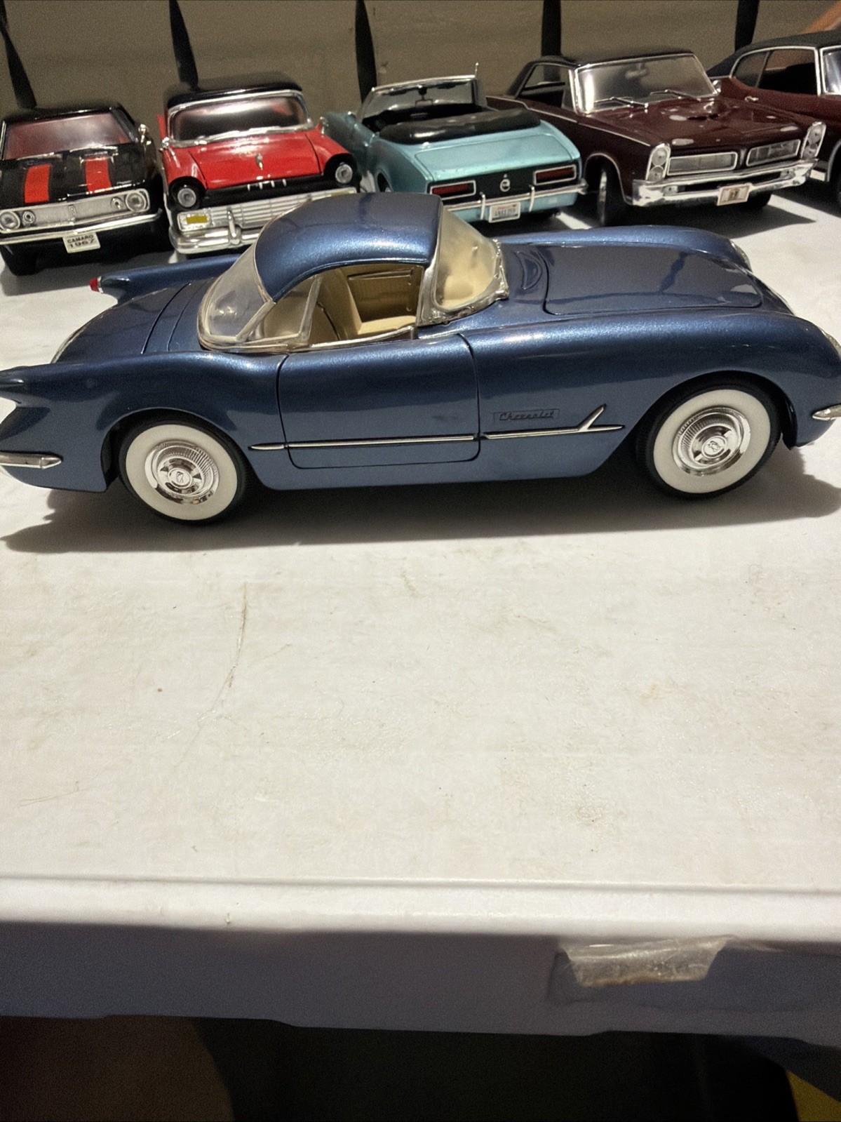 1954 Chevrolet Corvette Convertible Mira Golden Line 1:18 Diecast Car Model Navy