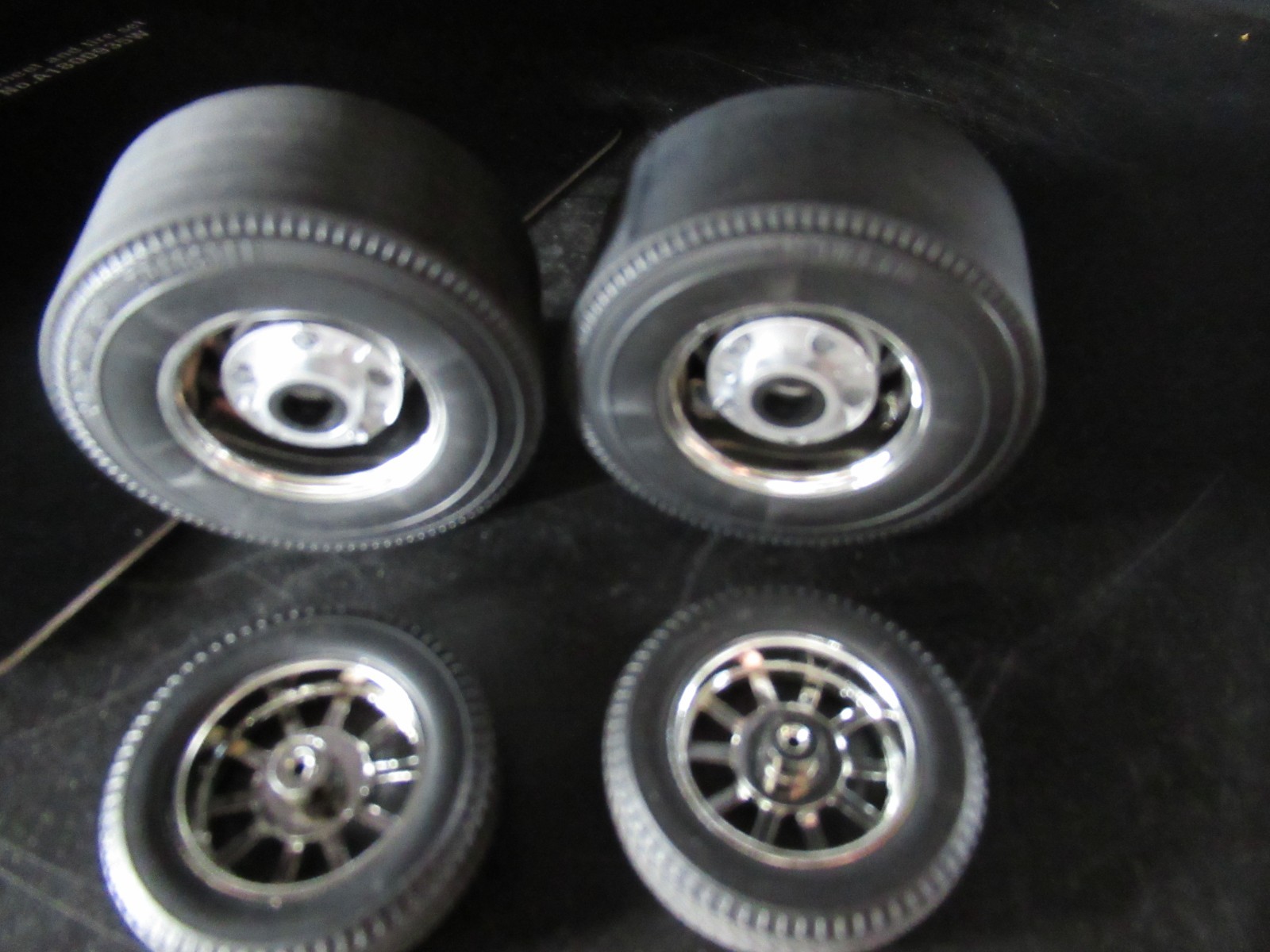 DRAG RACING 1:18 CHROME WHEEL AND TIRE SLICKS SET ACME A1800935W VINTAGE RACE