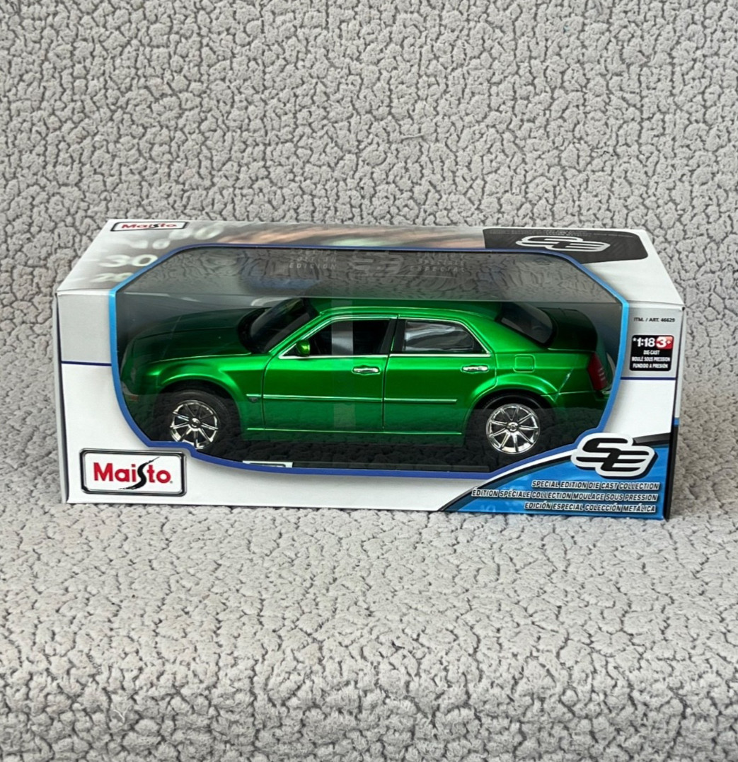 Maisto 1:18 Special Edition 2005 Chrysler 300C HEMI Diecast – Green