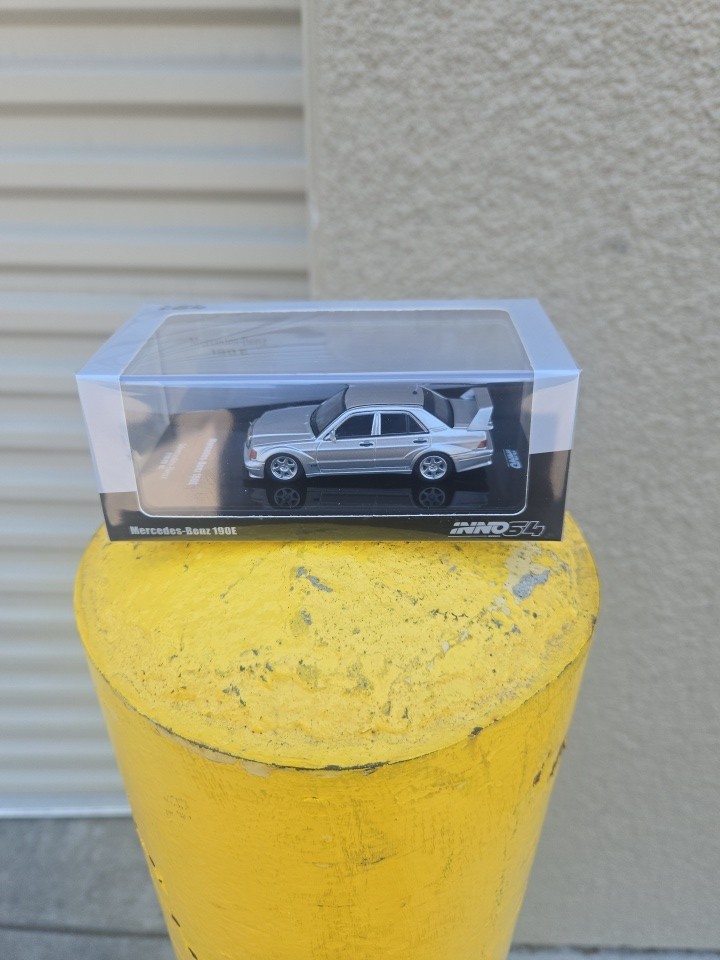 INNO64 Mercedes Benz 190E
