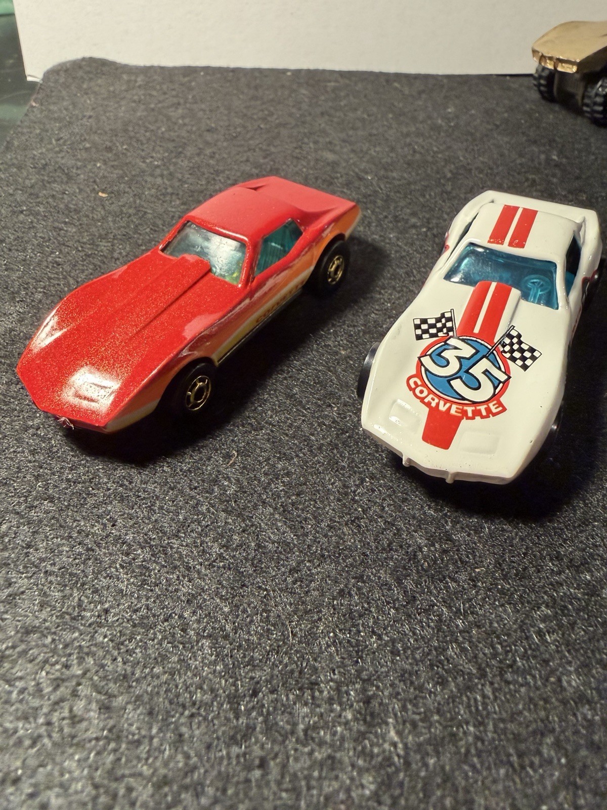Hot Wheels LOT of 6 vintage Corvette Stingrays loose-all diff see photos please