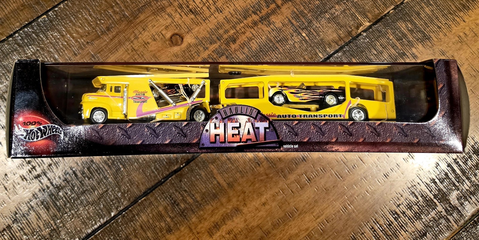 Hot Wheels Haulin Heat Auto Transporter Chevy Flame Vehicle Set RARE —New/Sealed