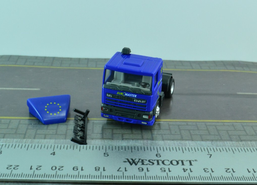 Herpa DAF 95 Tractor Unit Truck Euro Master Blue 1:87 Scale (HO5323)