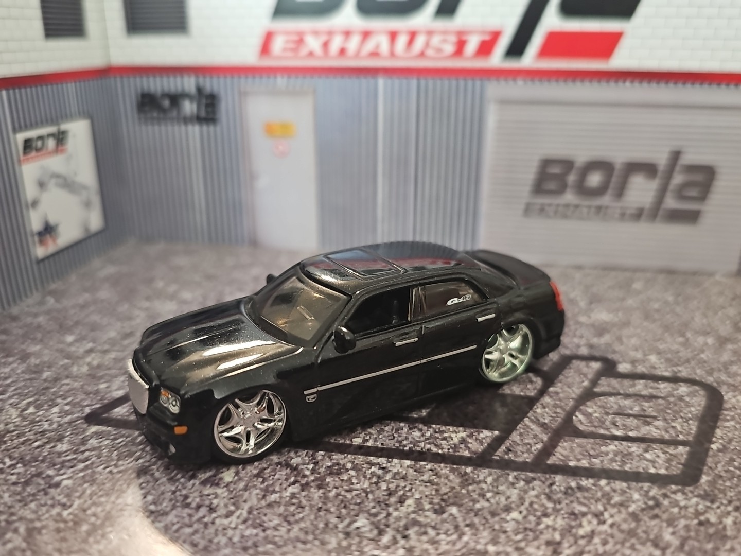 Maisto Playerz 1/64 2005 Chrysler 300C Hemi