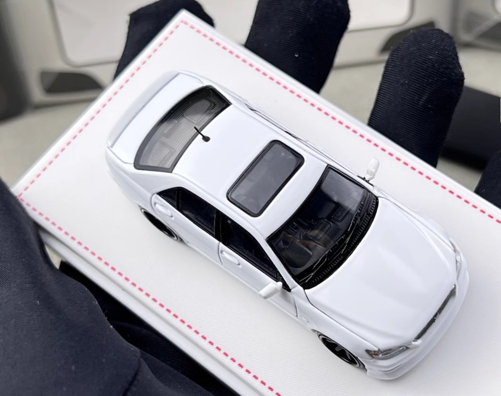 FH 1:64 White Altezza RS200 SXE10 Sedan Sports Model Diecast Collect Car