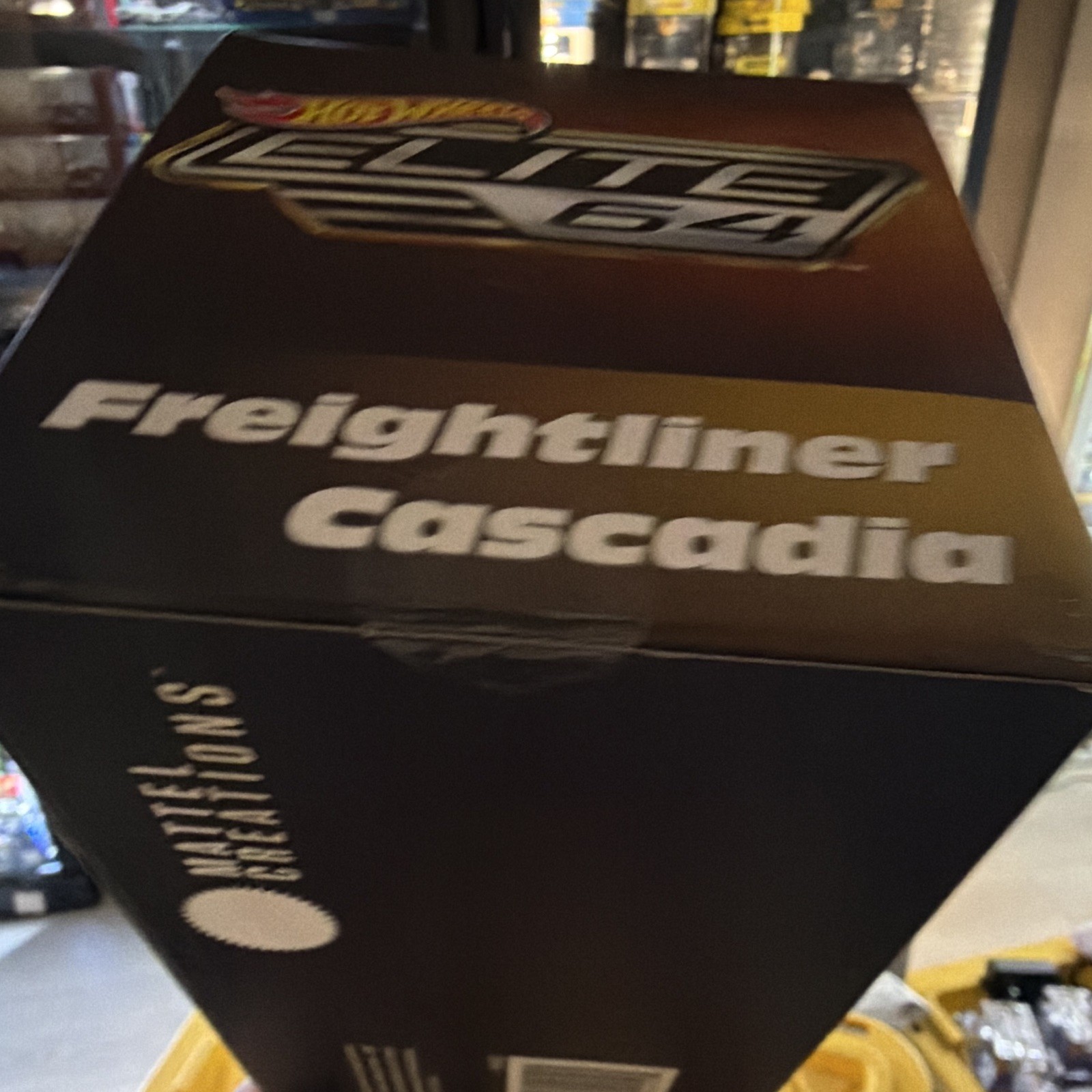 Hot Wheels Elite 64 Freightliner Cascadia Car Carrier 1:64 Diecast Black