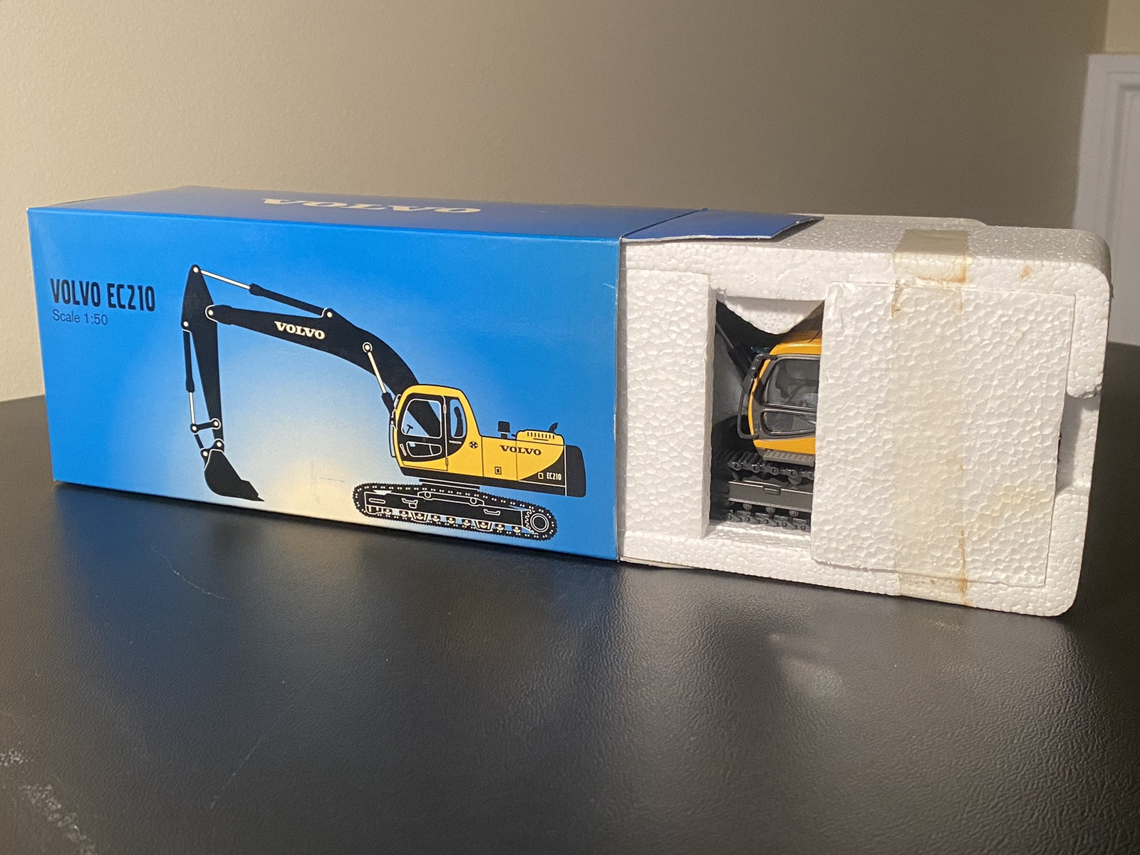 1/50 diecast Volvo exclusive EC210 v1.0 track excavator Motorart LINKED TRACKS!!