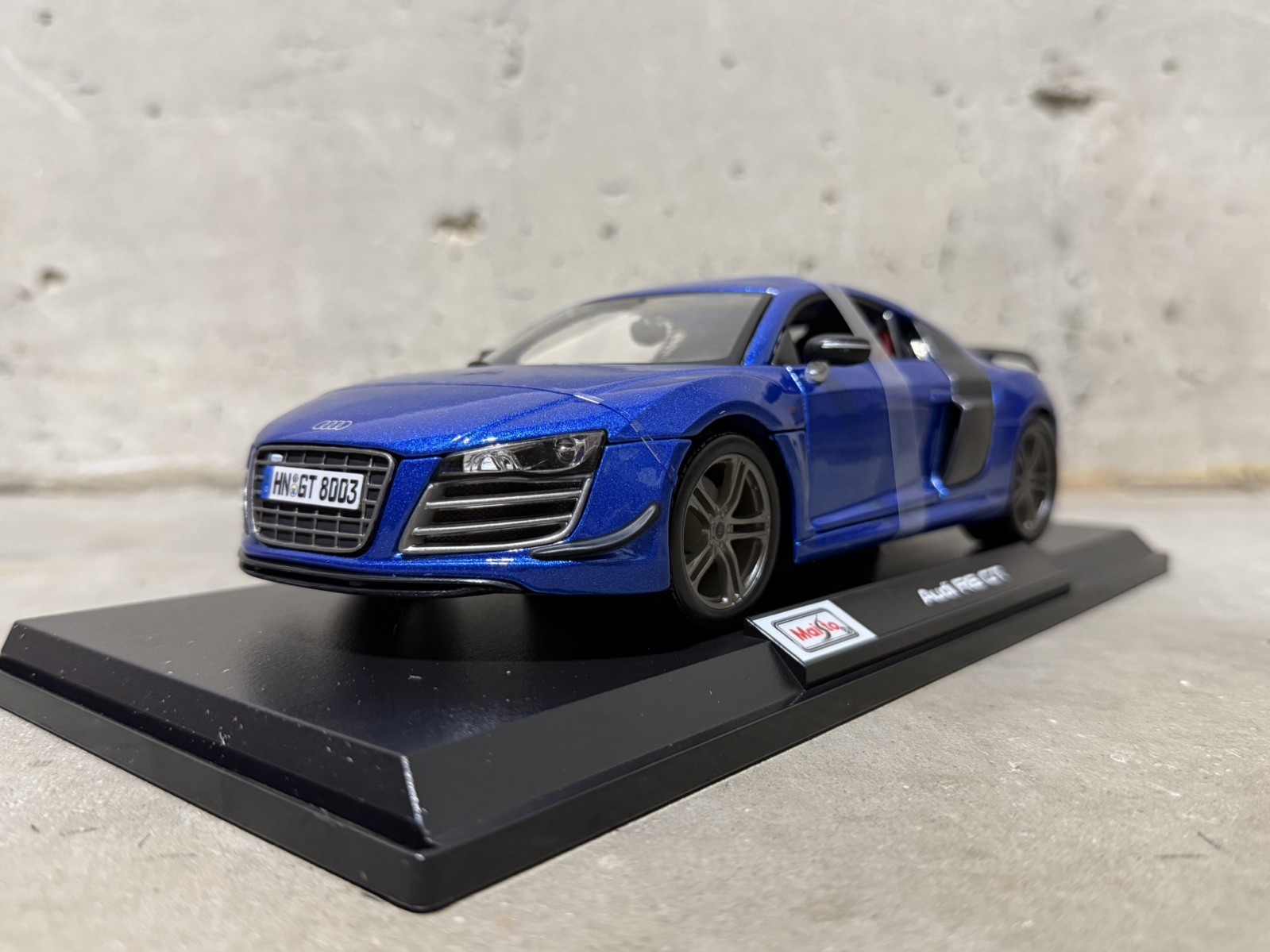 Audi R8 GT 1:18 Maisto Special Edition Diecast Model – Blue