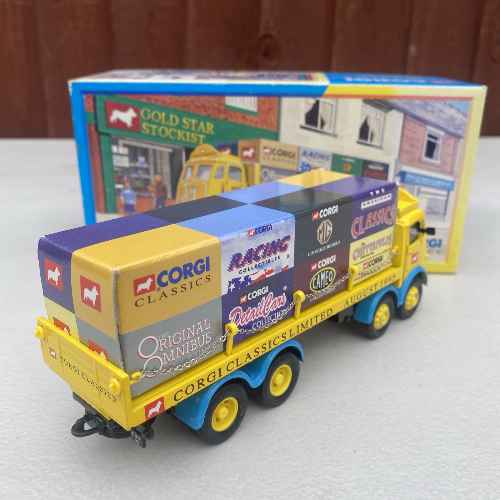 Corgi Classics August 1995 Milestone in the history CorgiERF 8 Wheel Rigid 09802