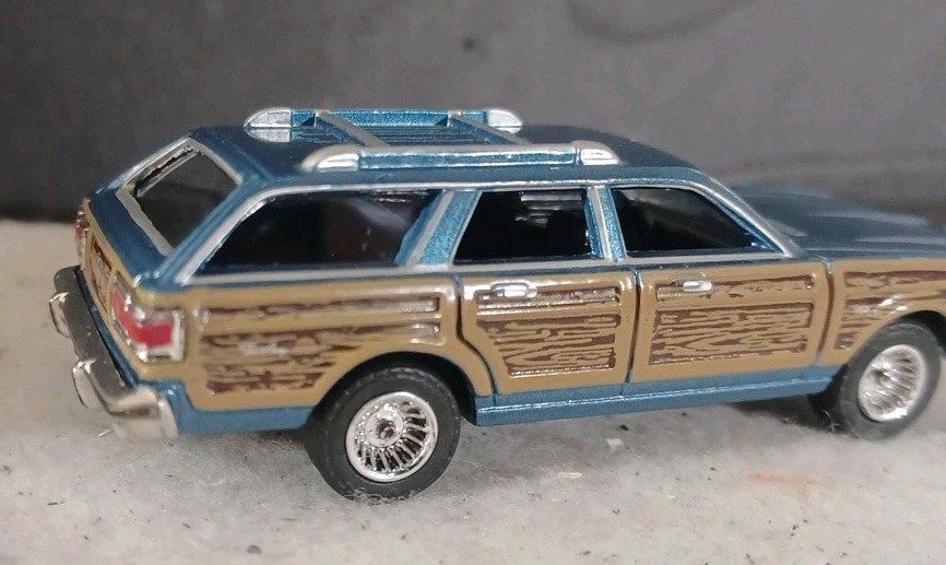Motor Max American Graffiti 1:64 Scale 1979 Chrysler LeBaron (Rare Blue)
