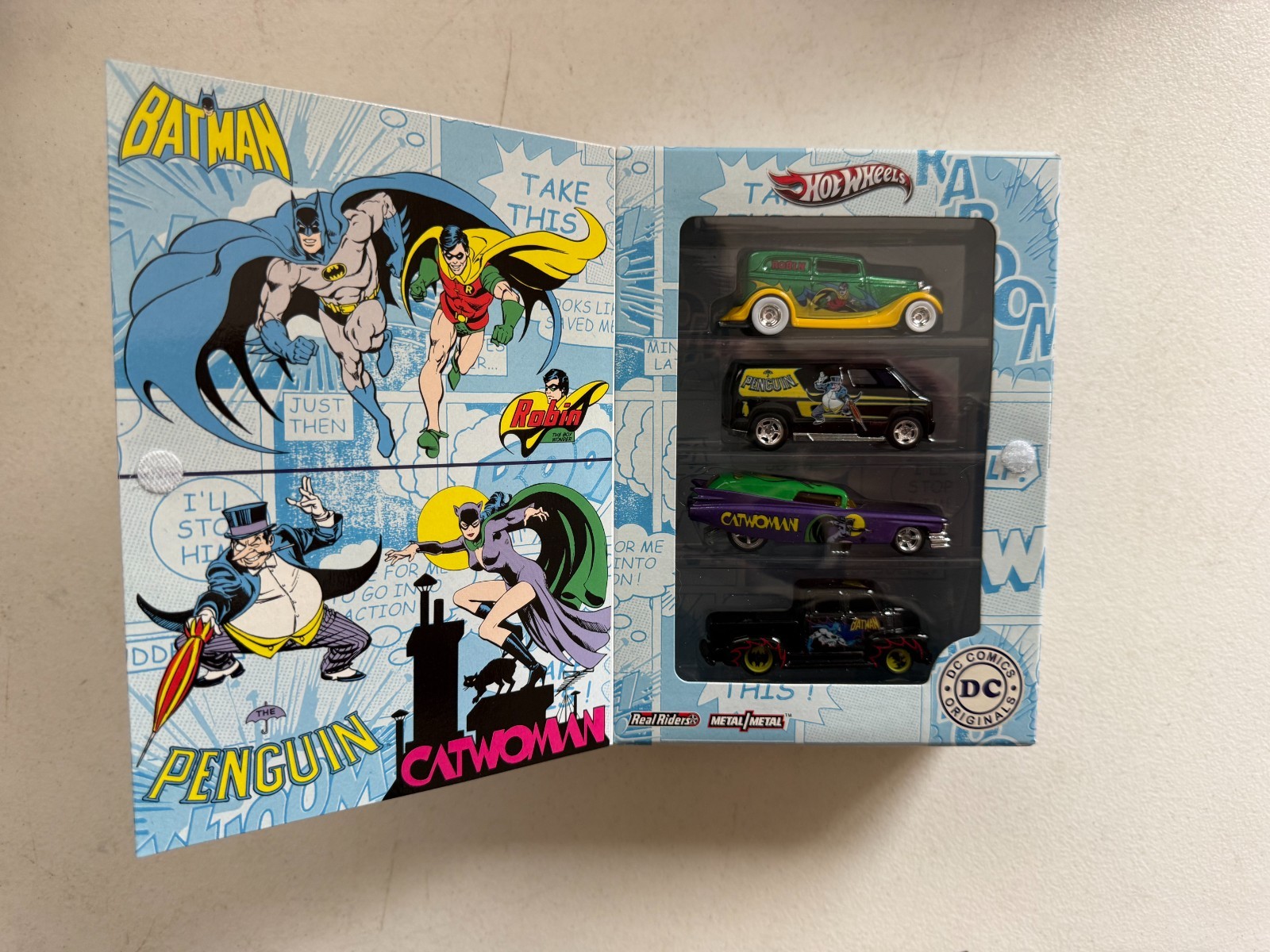 Hot Wheels DC Comics Batman Car 4 pack Box Set Robin Catwoman Penguin BV8