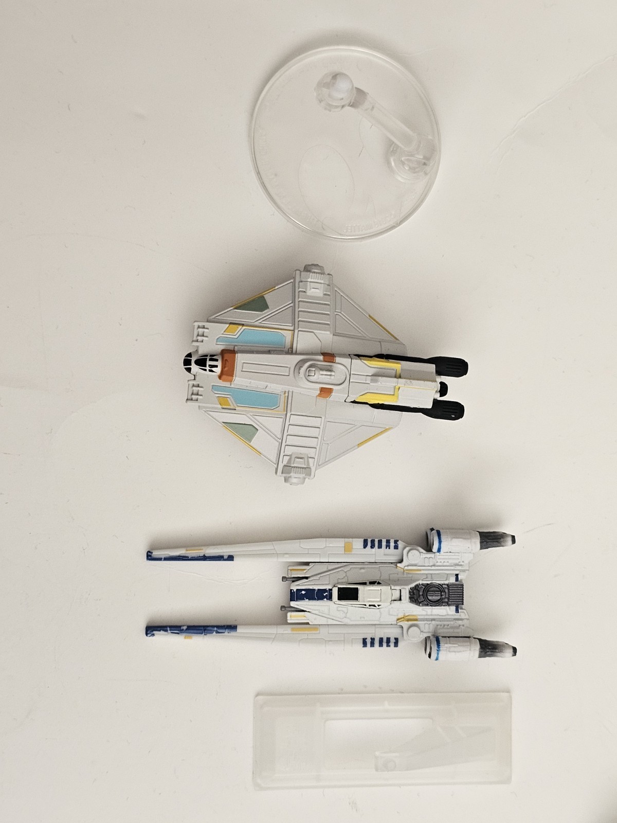 Lot of 15 Hot Wheels Various Star Wars Starships Diecast vehicles