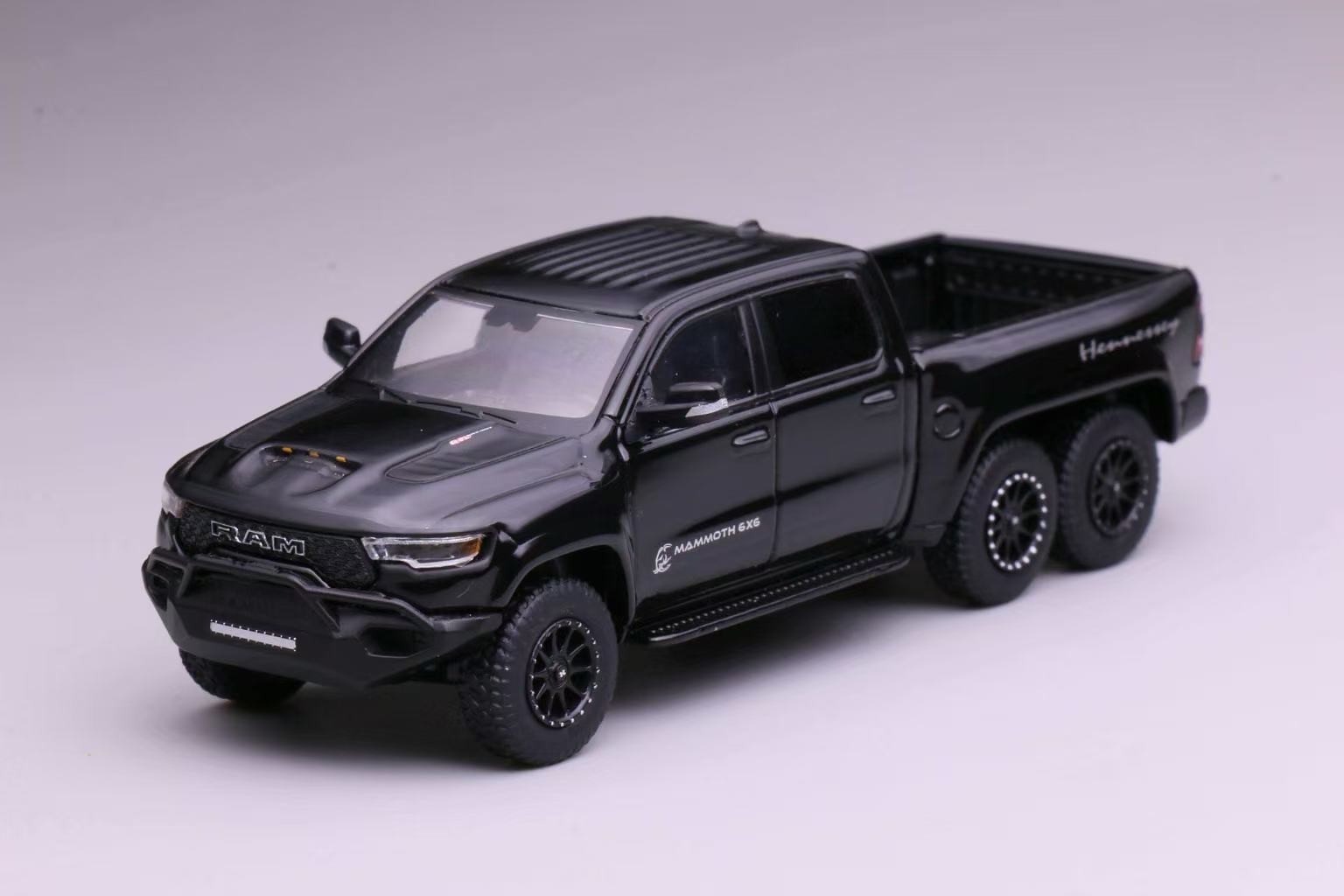 596 1:64 RAM TRX 6*6 Hennessey Mammoth Pickup Diecast Collect Car WITH LED LIGHT