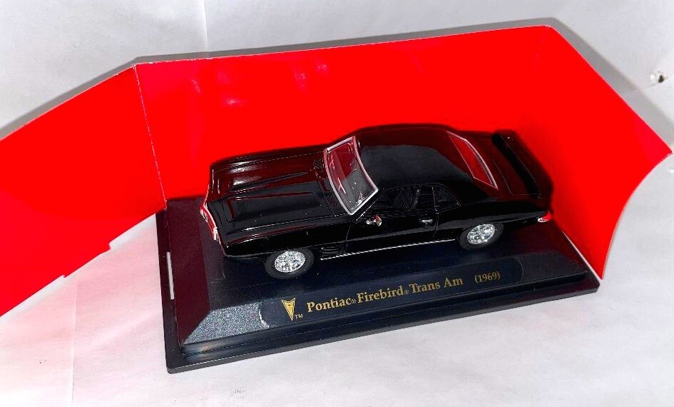 1969 Pontiac Firebird Trans Am- BLACK -Road Signature Diecast 1/43 NIB