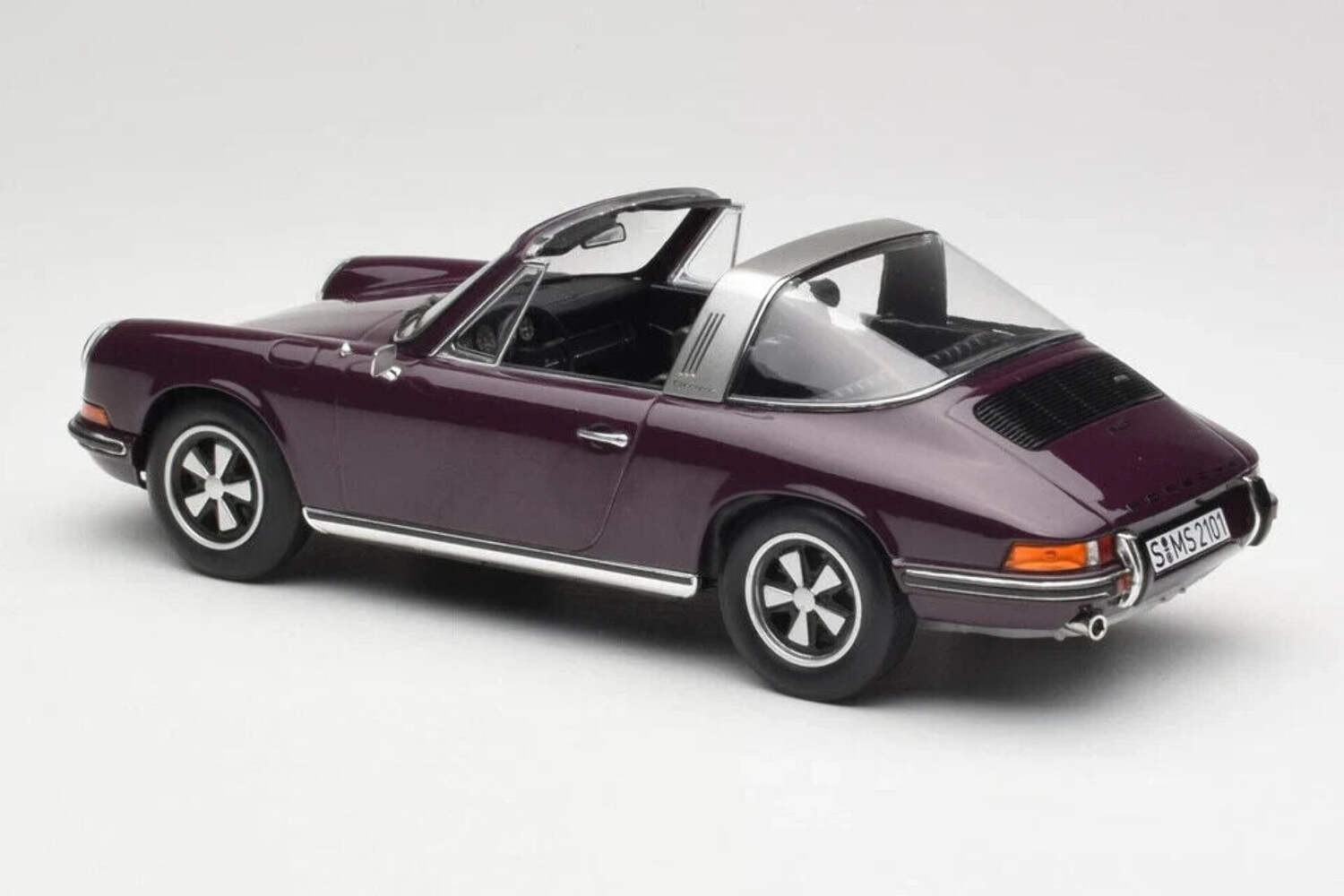 Norev 1971 Porsche 911 T Targa (Removable Top) Violet 1:18 187644