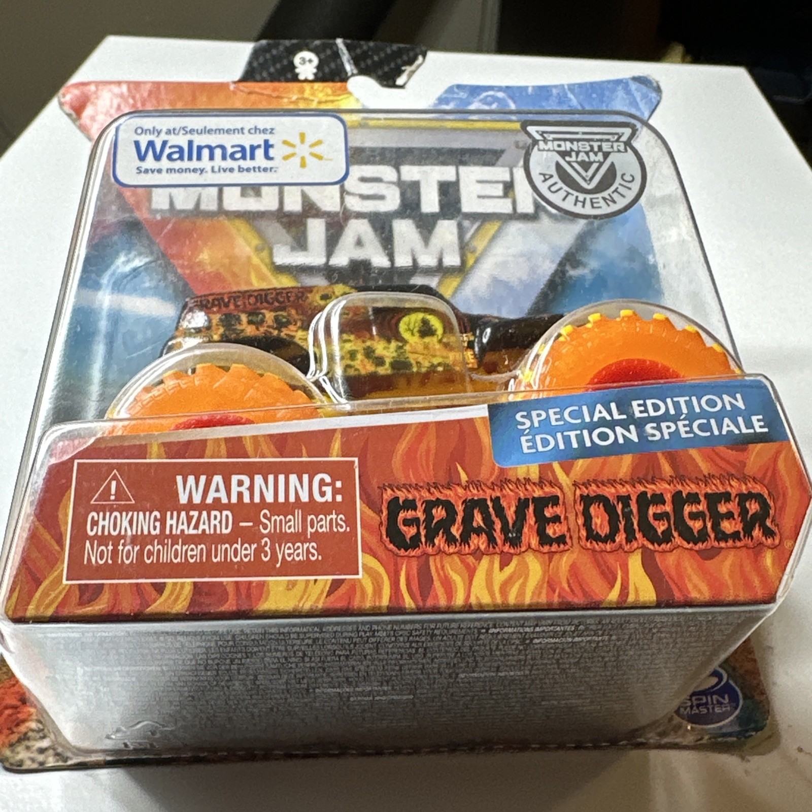 Spin Master Monster Jam Fire & Ice Grave Digger Special Edition 1:64 Diecast
