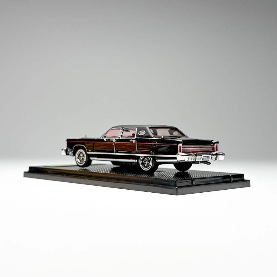Turning Crush 1/64 Scale 1979 Lincoln Continental Town Car Alloy Model Car