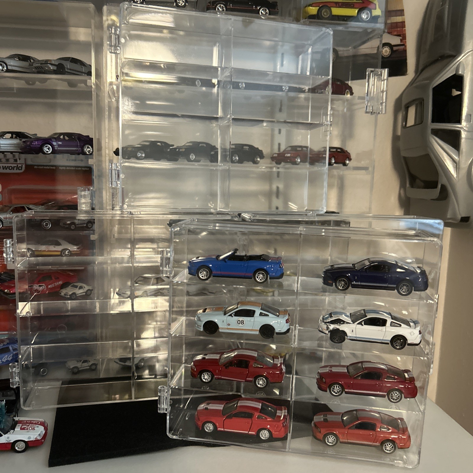 SET OF FOUR 1/64 Diecast Cars 8 Slot Acrylic Display Cases Brand New For 32 Cars