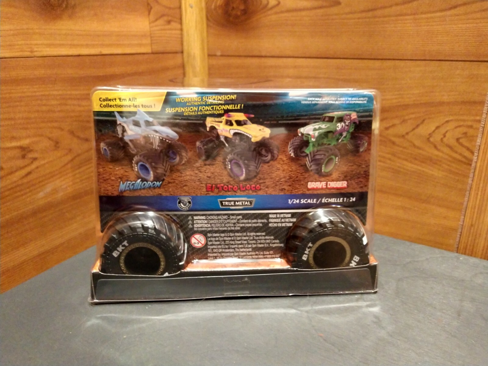 MONSTER JAM 2020 “BIG KAHUNA”™ 1/24 DIE-CAST BY TRUE METAL™